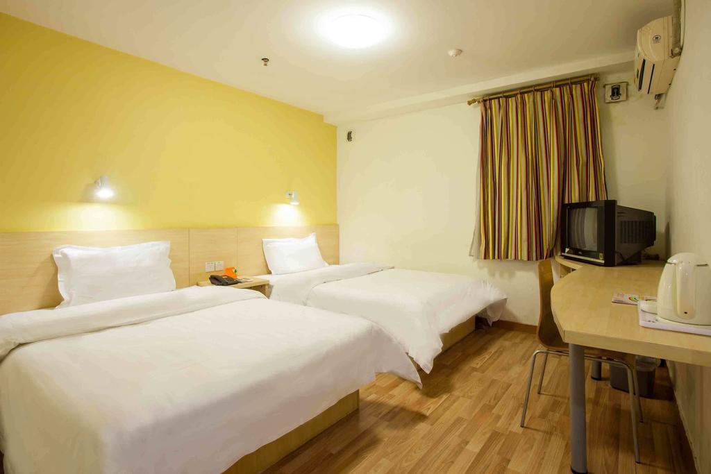 7Days Inn Yueyang East Maoling Pedestrain Street 部屋 写真